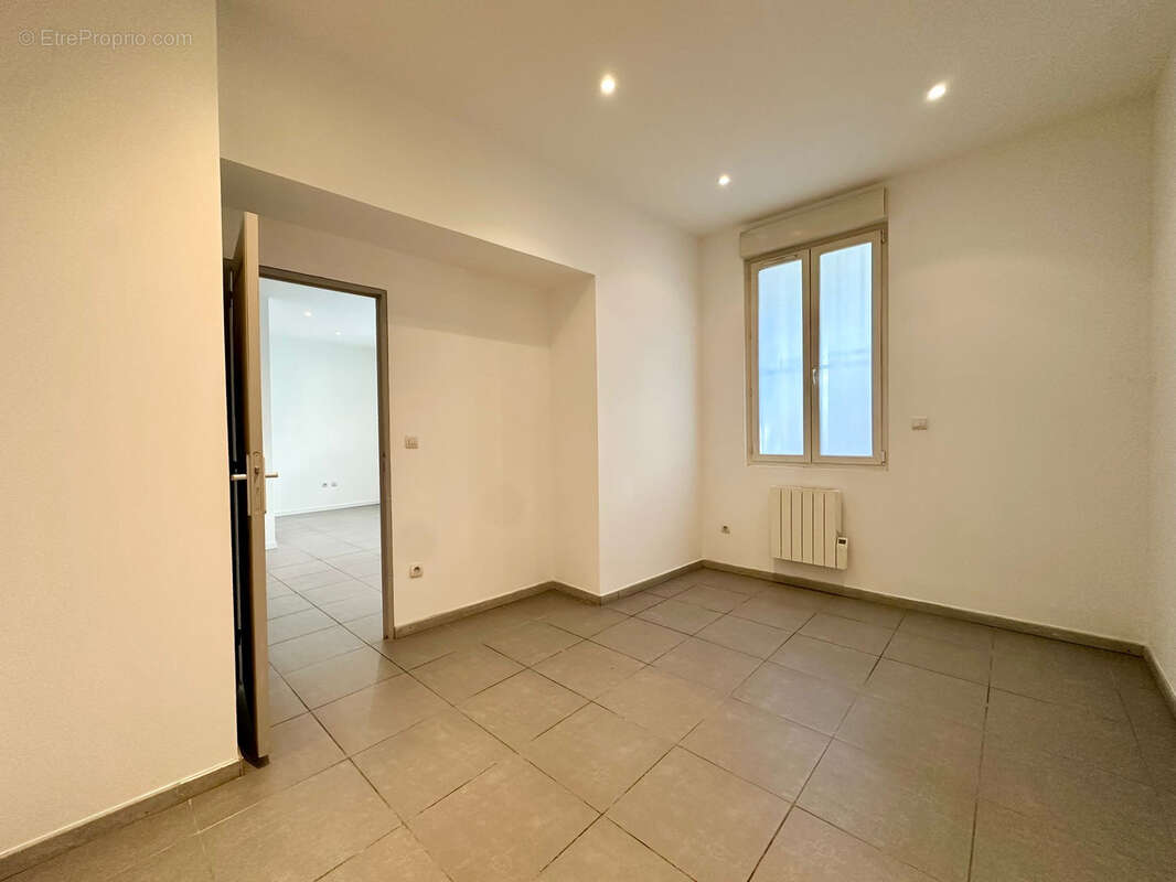 Appartement à MARSEILLE-4E