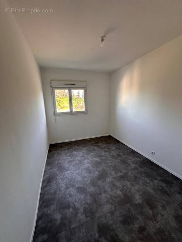 Appartement à LE PUY-SAINTE-REPARADE