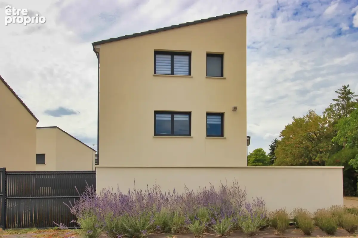 POUILLY   Duplex récent 68 m2 avec terrasse, jardin et parking - photo 5