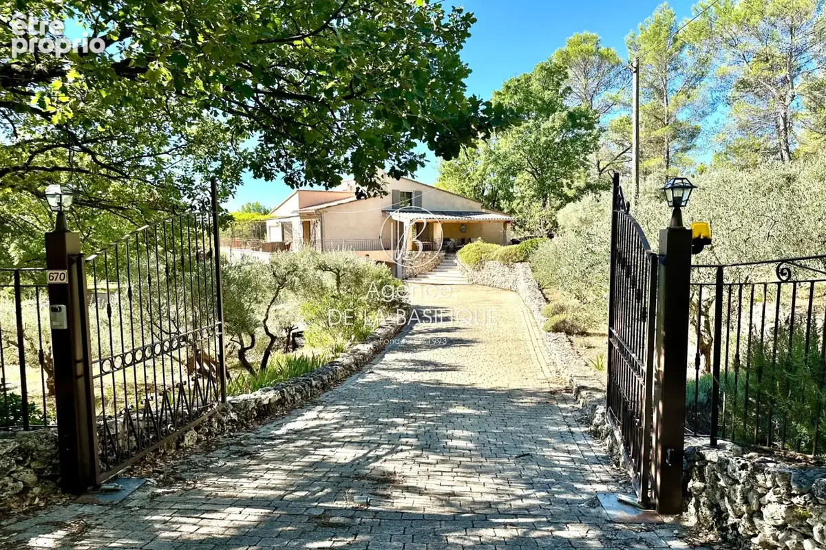 Maison 4 pièces 130 m² à vendre à Varages (83670) - photo 2