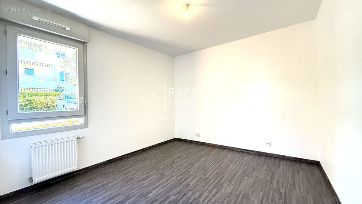 Appartement état neuf avec cuisine équipée et jardin terrasse - photo 5