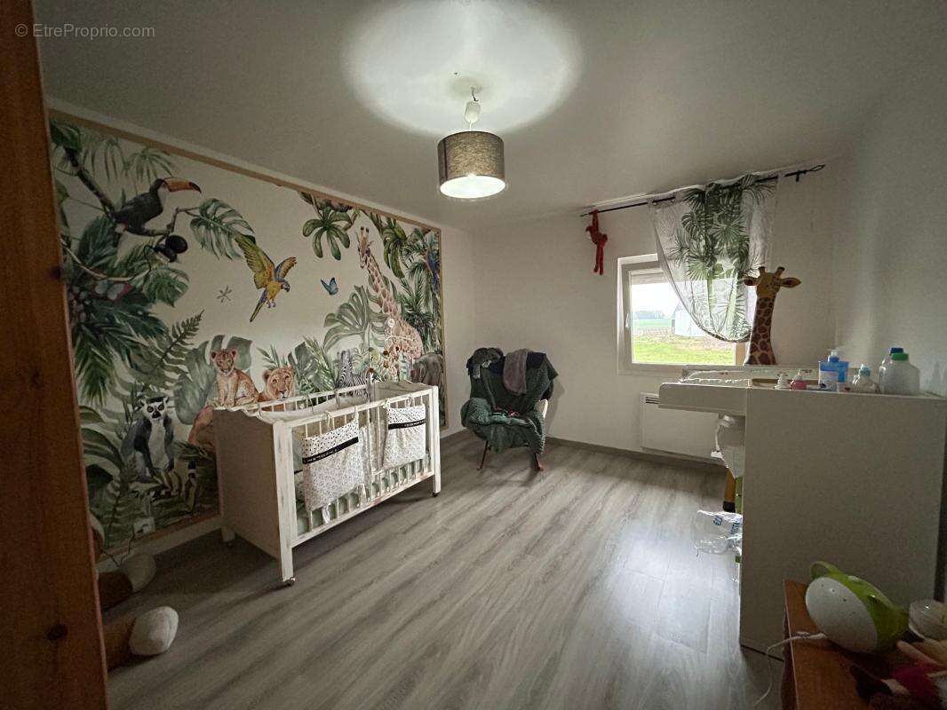 Maison à CREVECOEUR-LE-PETIT