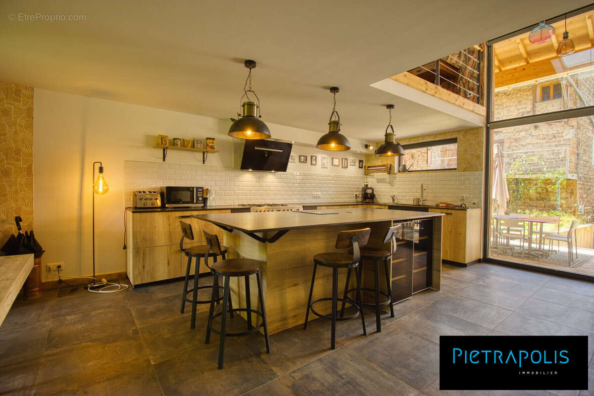 Maison 13 pièces 540 m² à vendre à Macon (71000) - photo 8