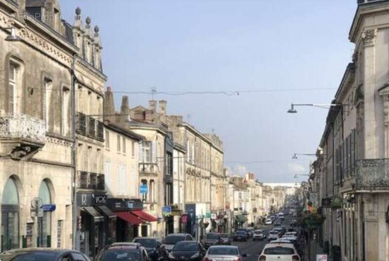 Commerce à FONTENAY-LE-COMTE