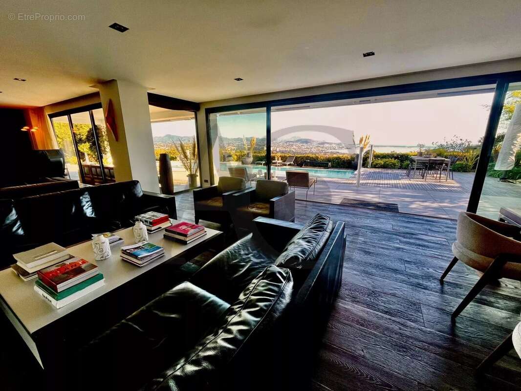 Maison à VILLENEUVE-LOUBET