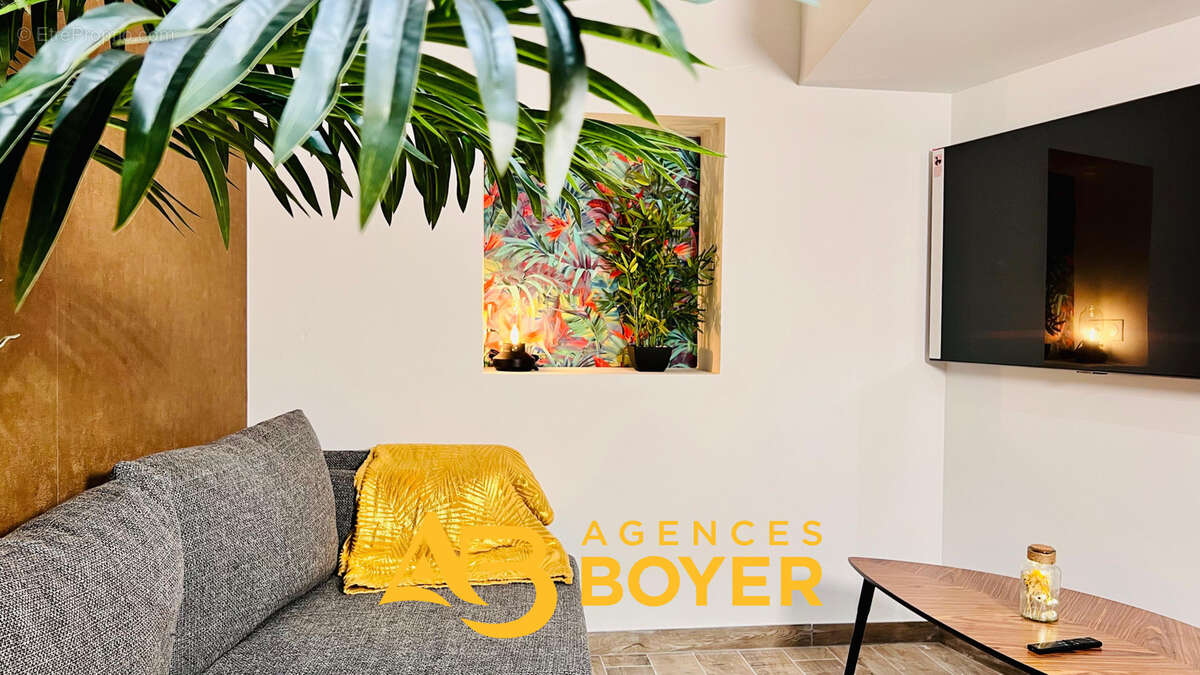 Appartement à SIGNES