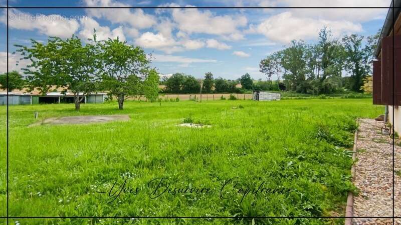 Maison à SAINT-COLOMB-DE-LAUZUN