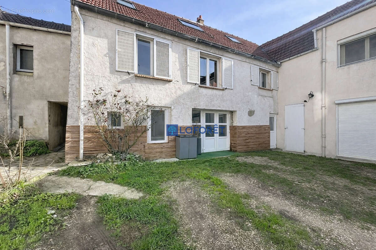 Maison à SAVIGNY-SUR-ORGE