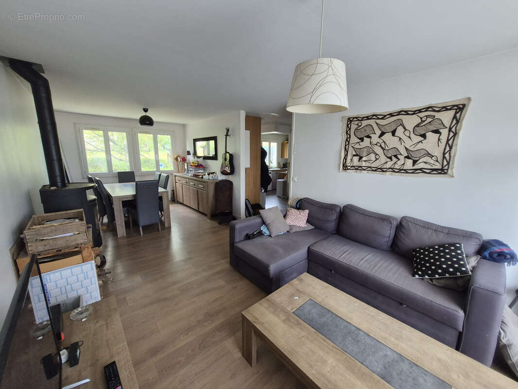 Maison à LA QUEUE-LES-YVELINES