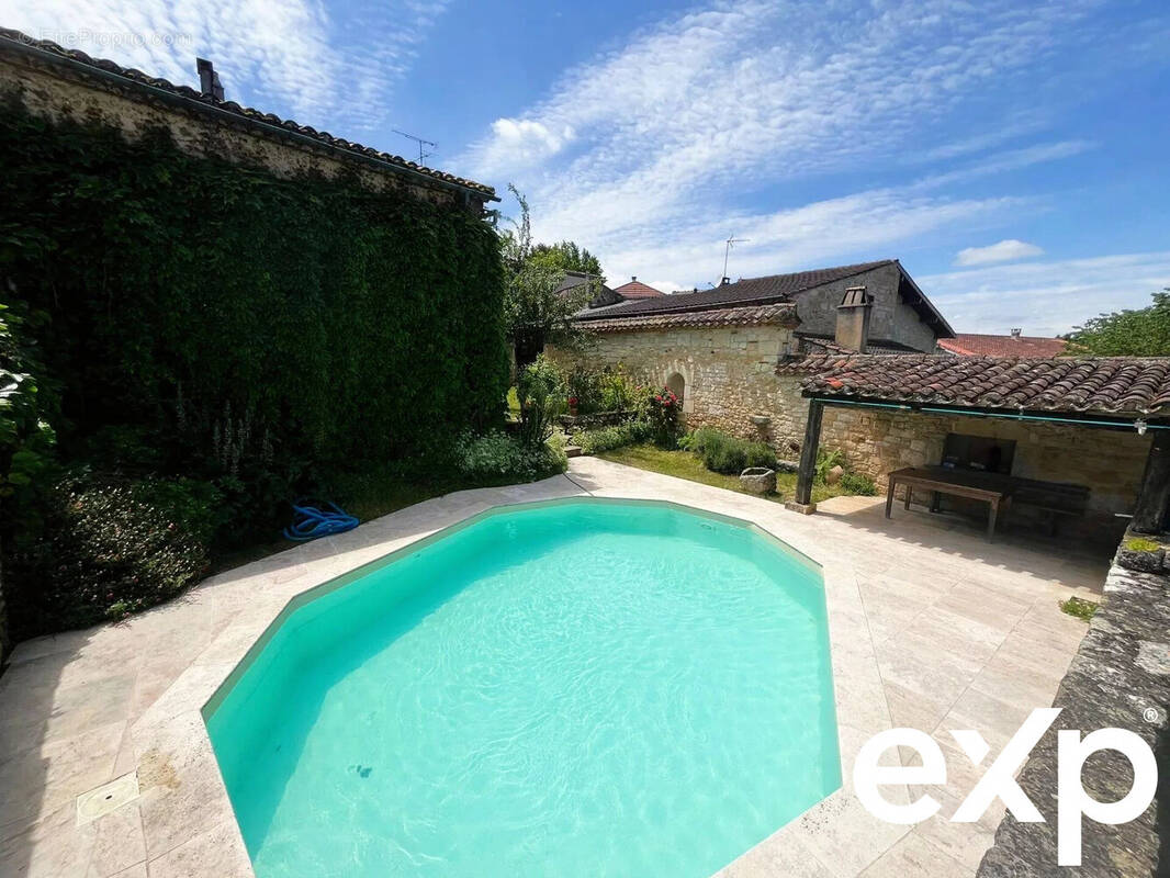 Maison à MONSEMPRON-LIBOS