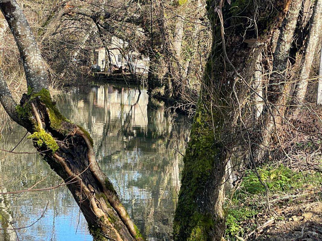 Maison à CHATEAU-L'EVEQUE