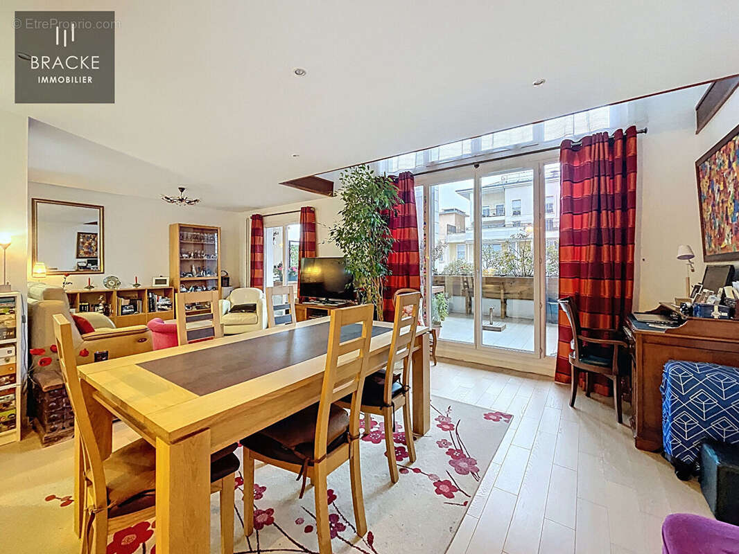 Appartement à COURBEVOIE