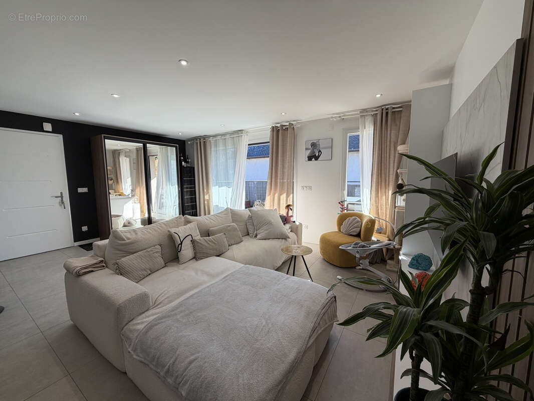 Appartement à SAINT-JEOIRE-PRIEURE