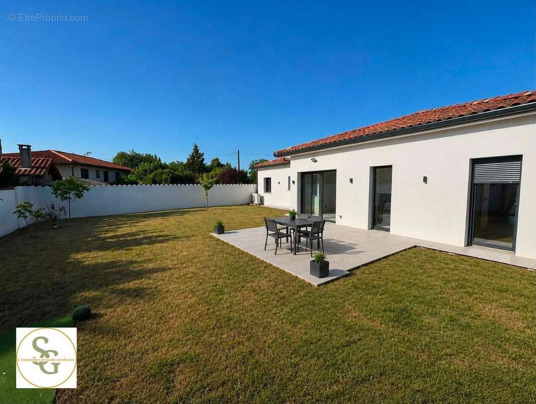 Maison 148 m² à Gaillac  - photo 10