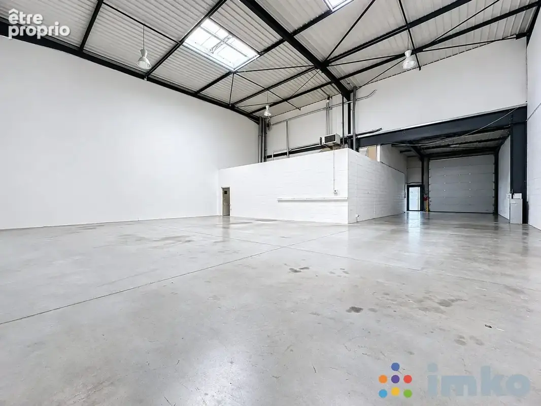 Photo Commerce à Croix au prix de 417 300€
