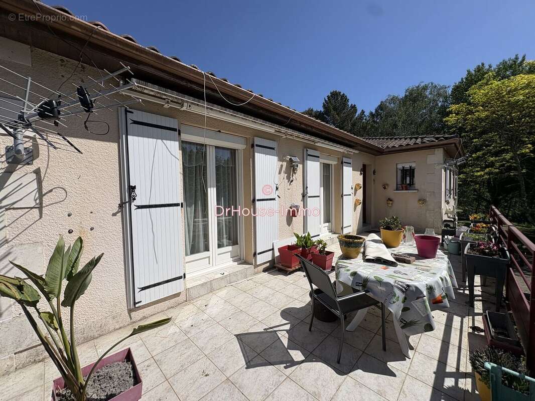 Maison à CHALAGNAC