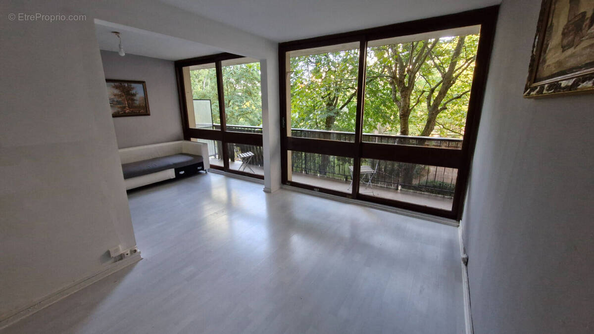 Appartement à FONTENAY-LE-FLEURY