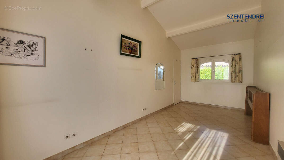 Maison 104 m² à Lunel  - photo 6