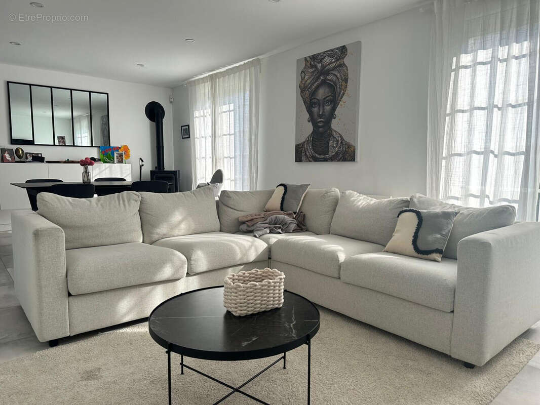 Maison à SAVIGNY-LE-TEMPLE