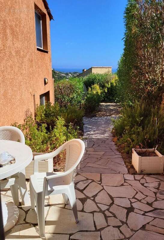Appartement à LES ISSAMBRES
