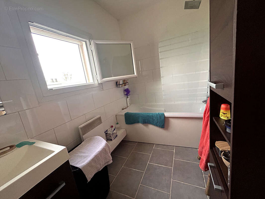 Maison à VAL-DE-REUIL