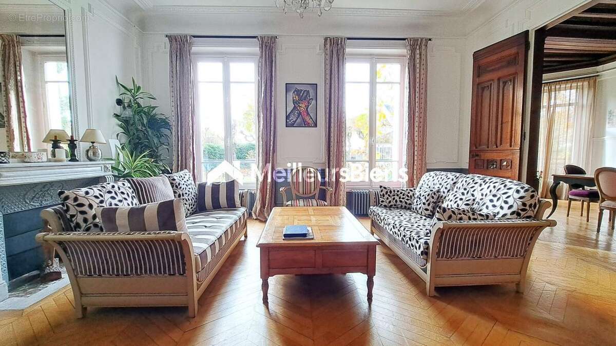 Maison d'exception 320 m2 - 7 chambres - photo 3
