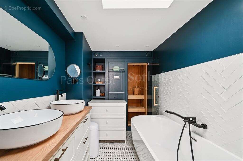 Maison à PARIS-17E