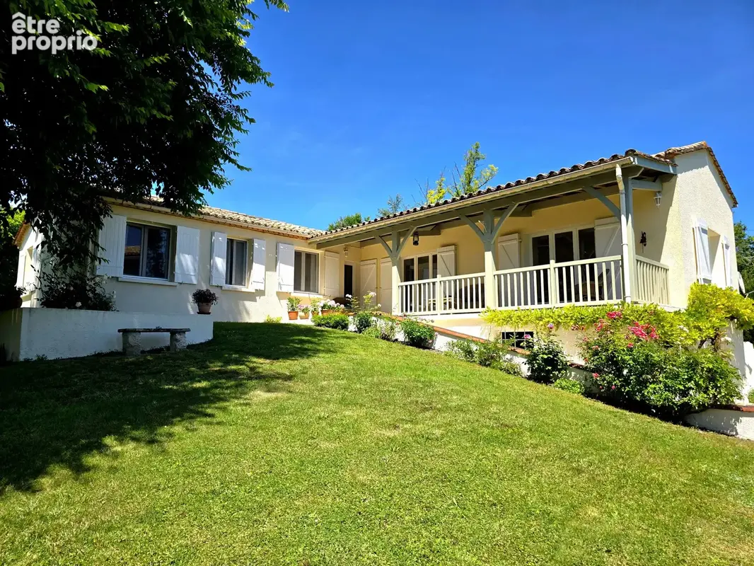 Charmante maison familiale avec piscine et terrasse, grand jardin et belles vues dégagées - photo 5