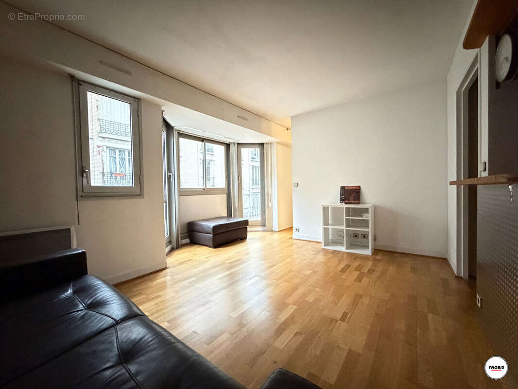 Appartement à COURBEVOIE