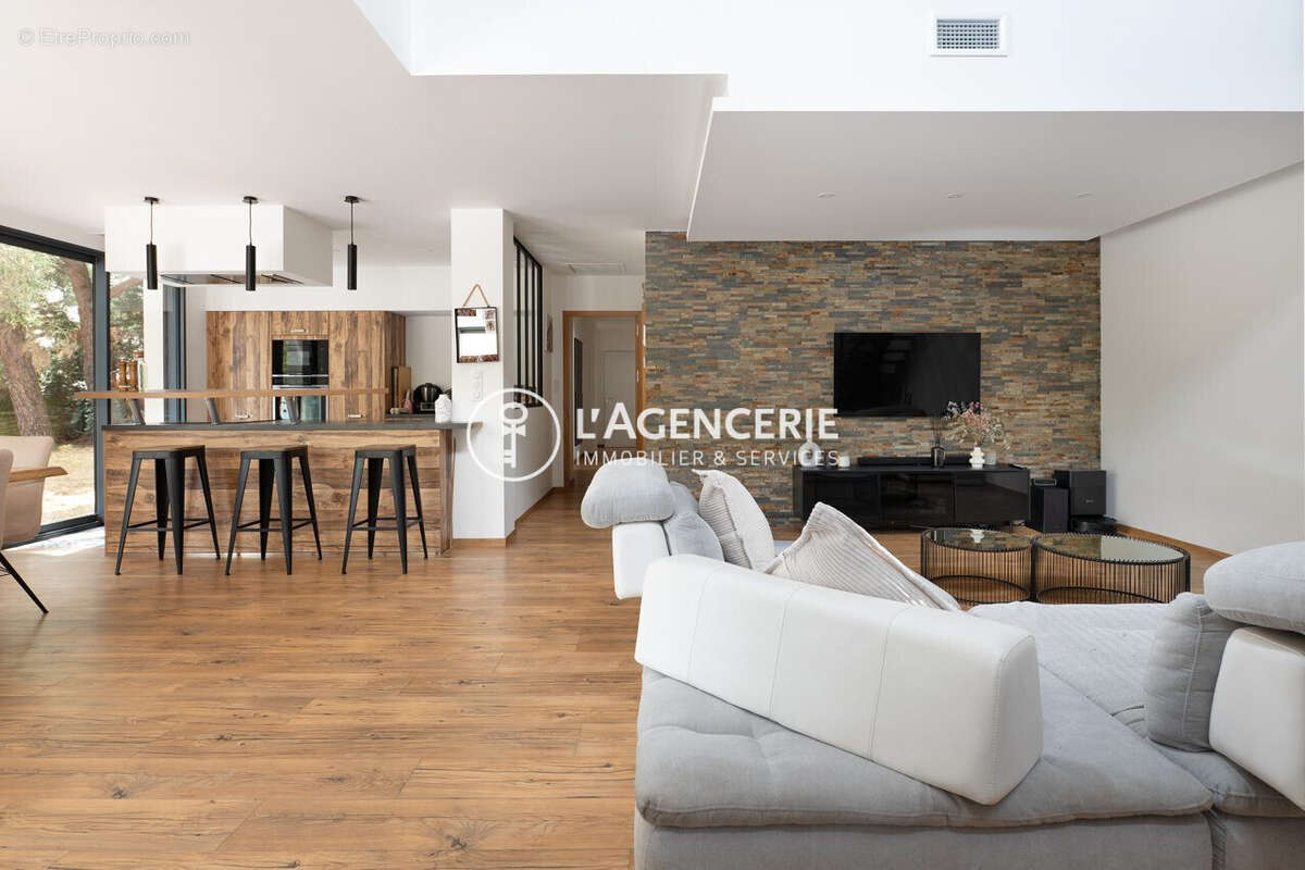 Maison 186 m² à Cornebarrieu  - photo 5