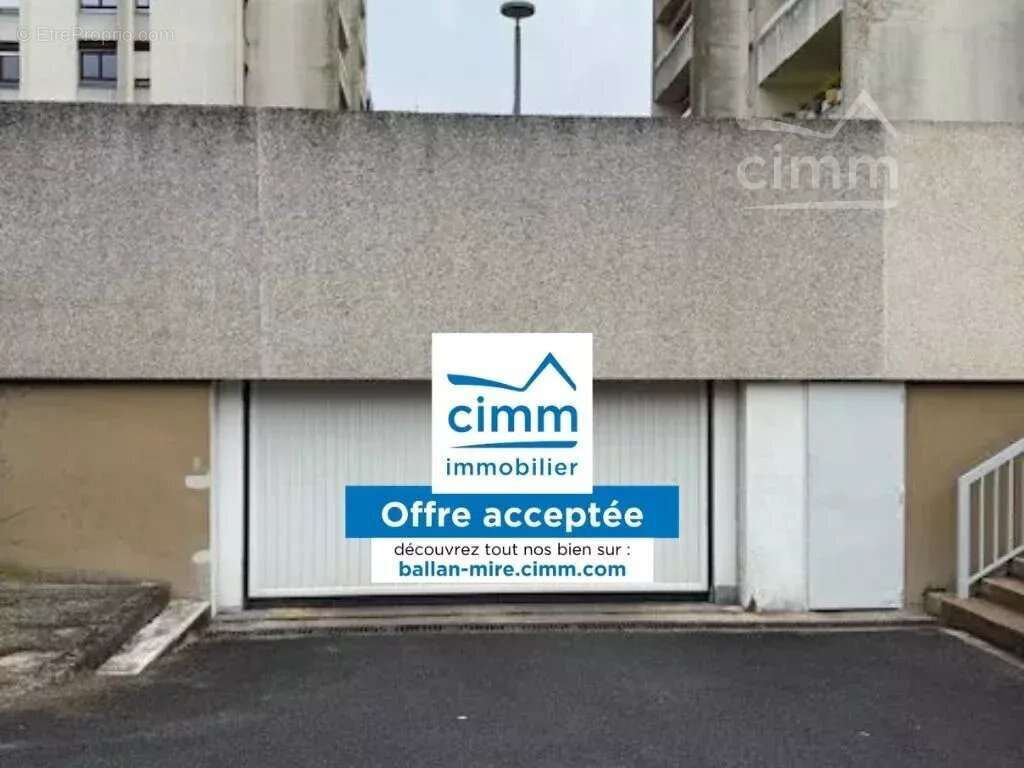 Parking à JOUE-LES-TOURS