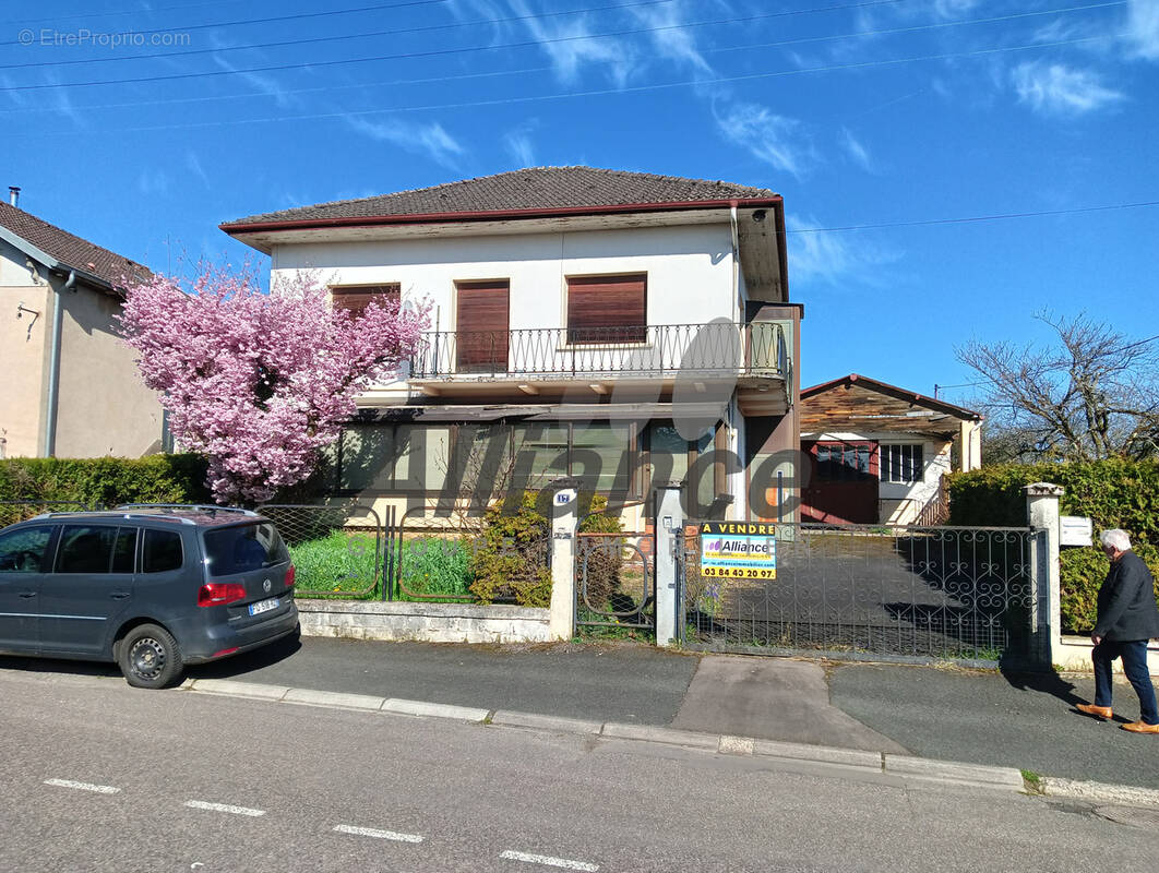 Maison à SAINT-LOUP-SUR-SEMOUSE