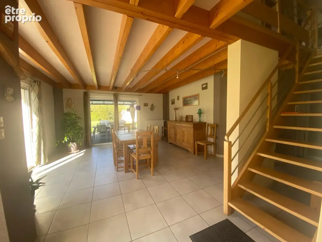 Maison en pierres à étage, 2 pièces de vie salon/salle à manger, 4 chambres, terrasses, jardin et nombreuses d - photo 5