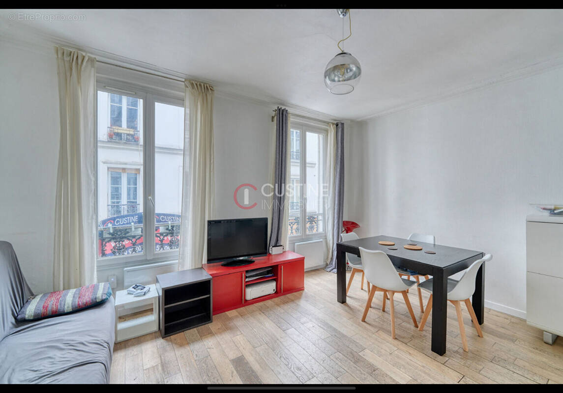 Appartement à PARIS-18E