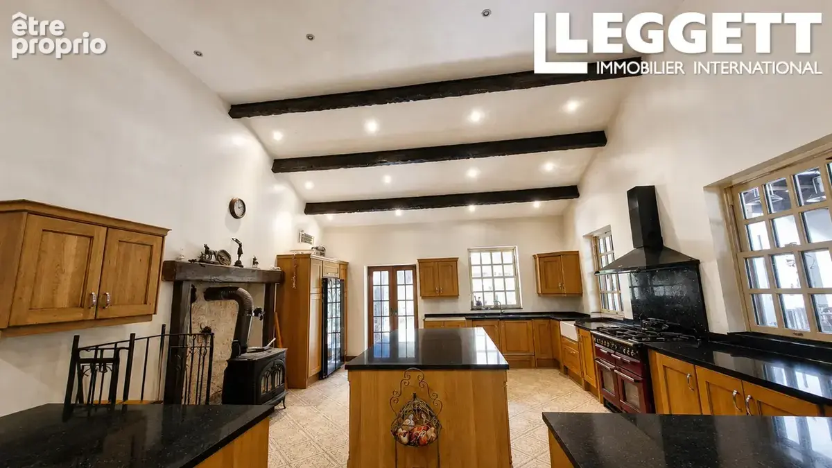 Exceptionnelle 51 hectares propriété équestre avec demeure de 468 m², gîte, piscine et vastes dépendances - photo 3
