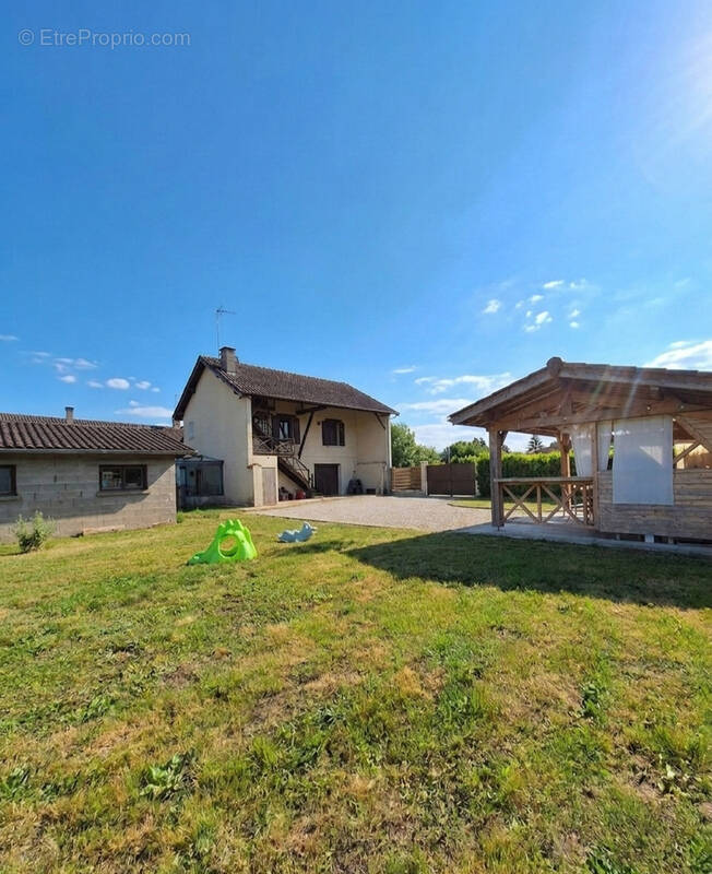 Maison à PONT-DE-VEYLE