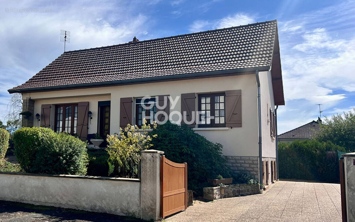 Maison à TOULON-SUR-ARROUX