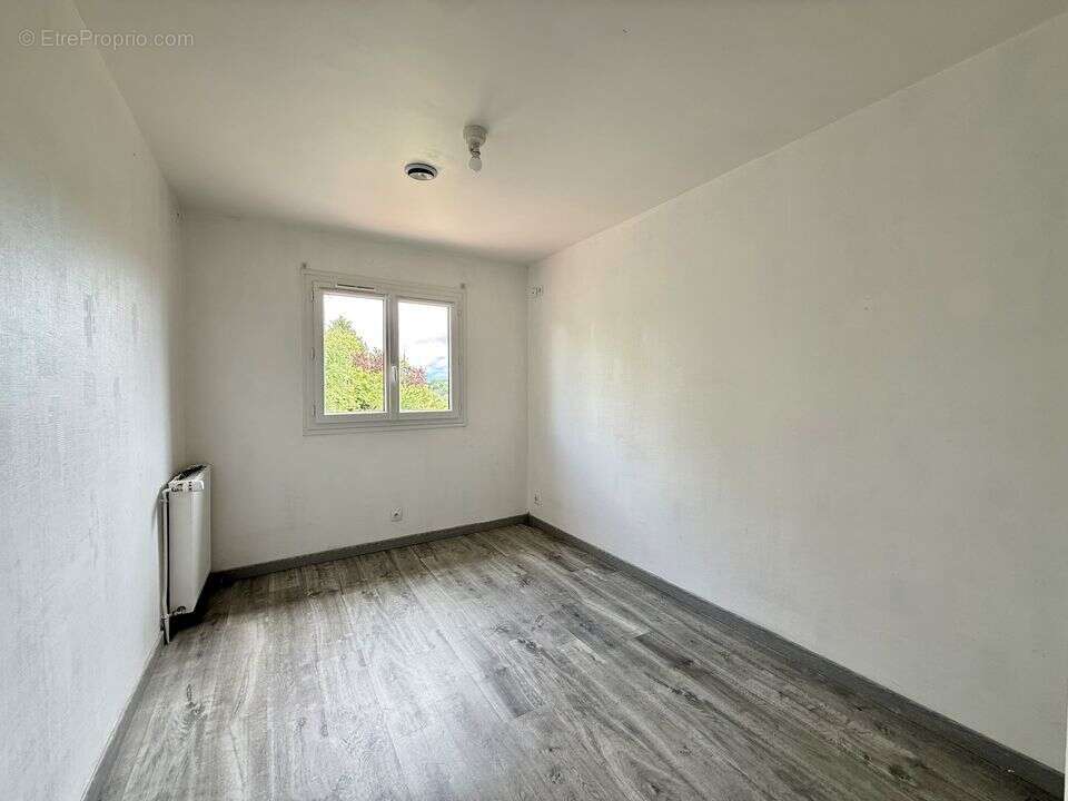 Maison à MONTIGNY-LENCOUP