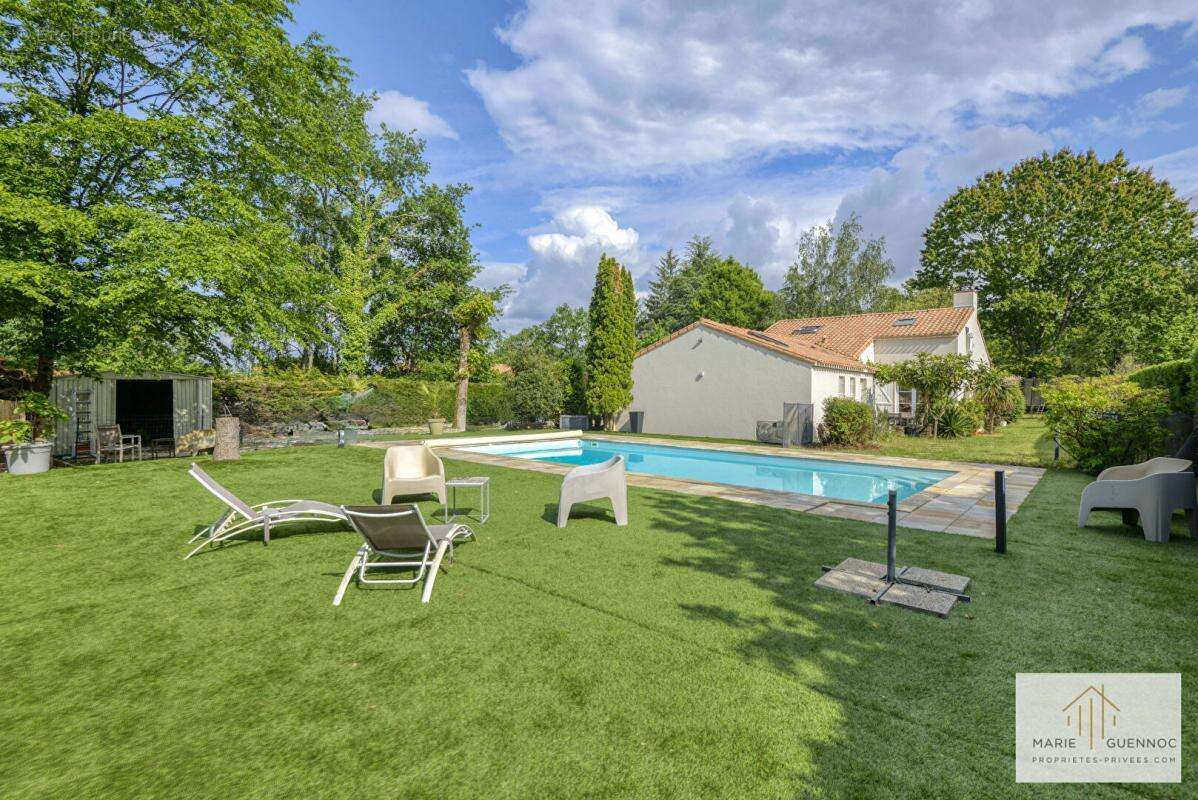 Propriété de 200m2, 7 pièces avec piscine sur Basse-Goulaine - photo 2