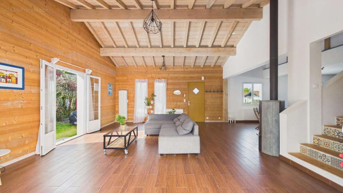 Maison à LARRESSORE