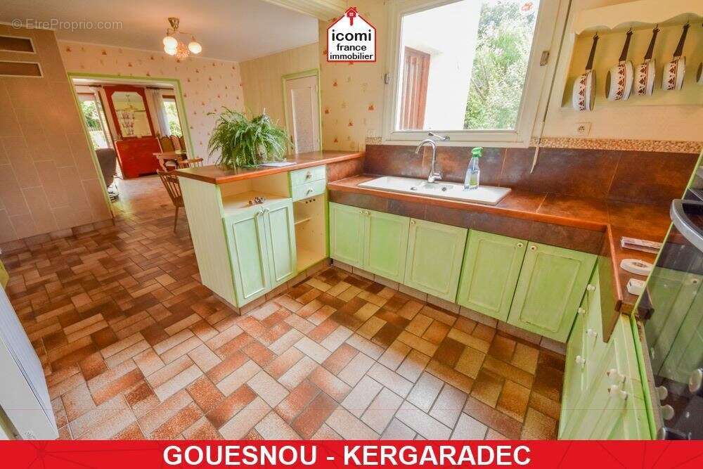 Finistere - gouesnou (29850) - a vendre - maison individuelle t7 154m² - 4 chambres - nombreuses possibilites sr terrain de 900m - photo 5