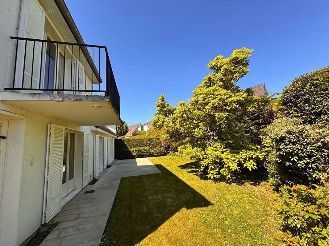 Maison à SAINT-NOM-LA-BRETECHE