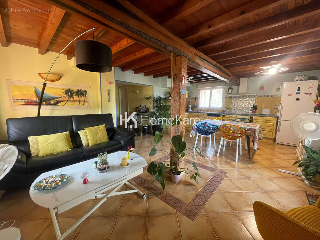 Maison 130 m² à Madiere  - photo 8