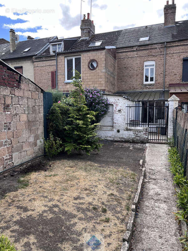 Maison abbevilloise 4 pièces avec jardin - photo 14