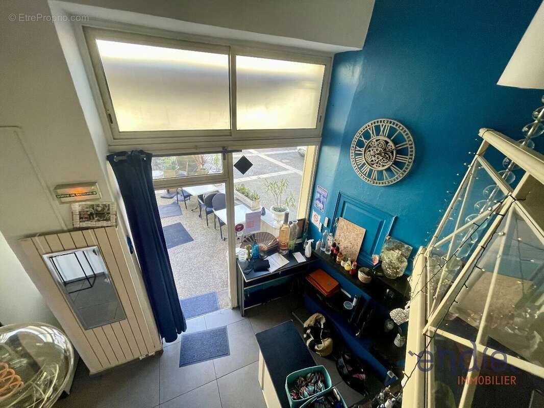 Commerce à COTIGNAC