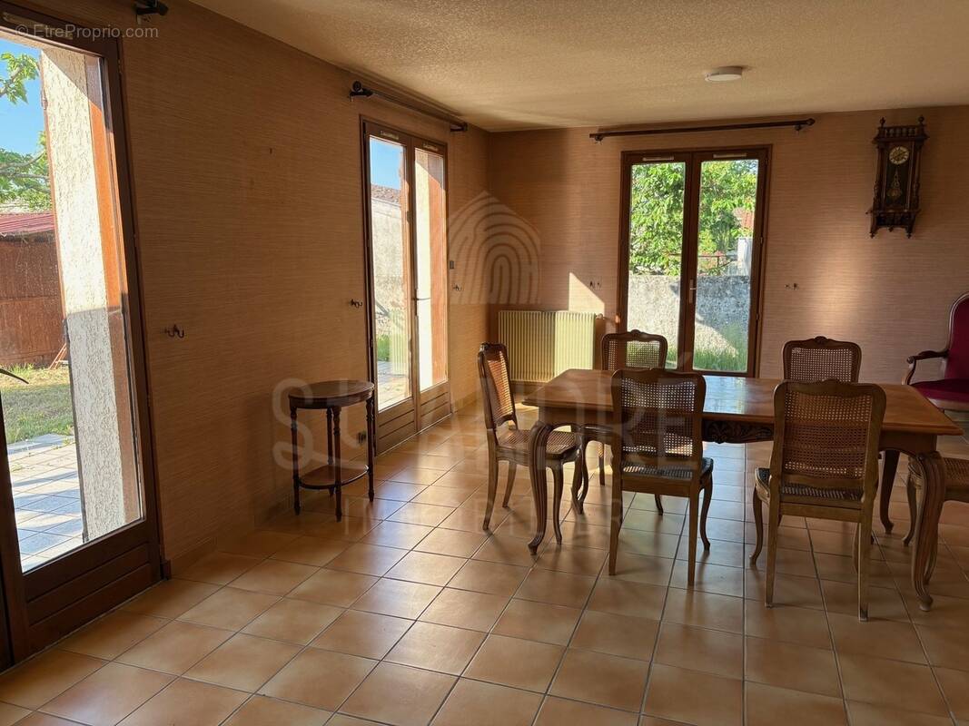 Maison à BEAUREPAIRE