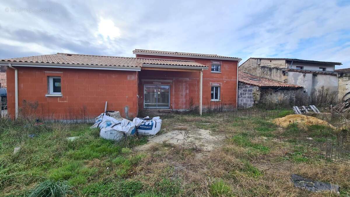 Maison à CEZAC