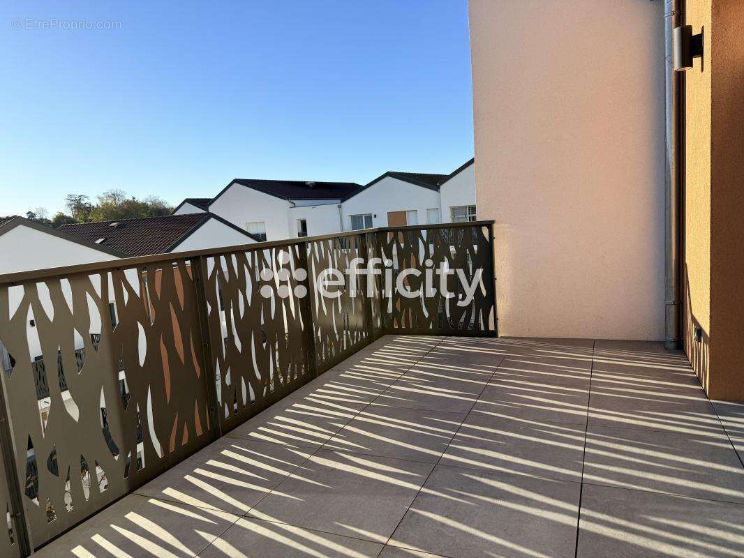 Appartement à SAINT-LAURENT-DE-MURE