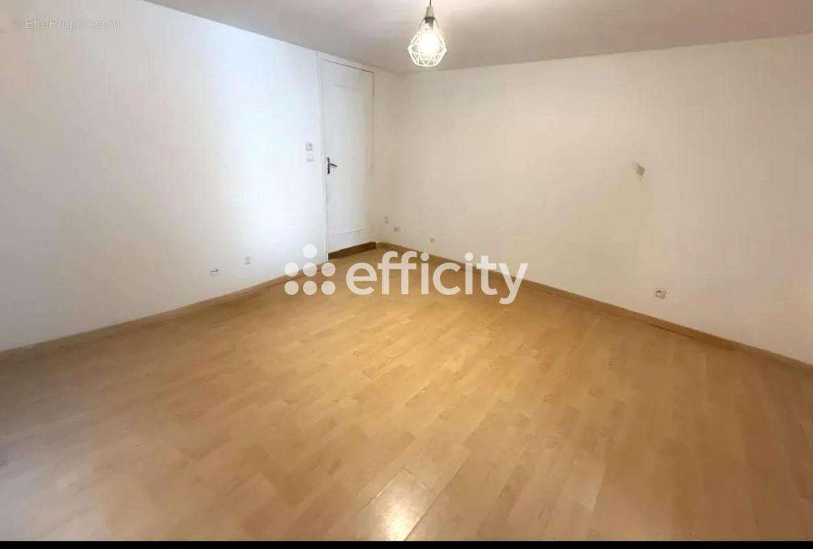 Maison à SAINT-PIERRE-D'EXIDEUIL