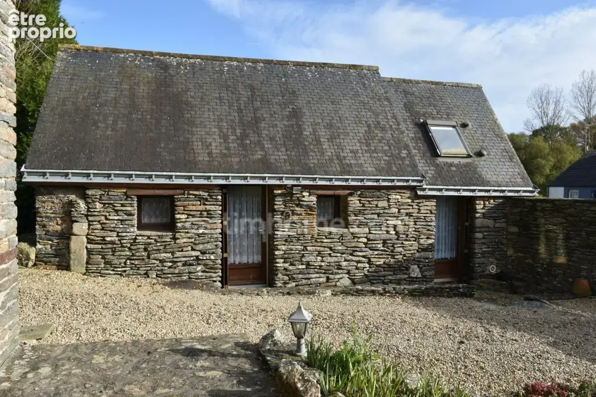 Ensemble immobilier en pierres sur vaste terrain paysagé - photo 4